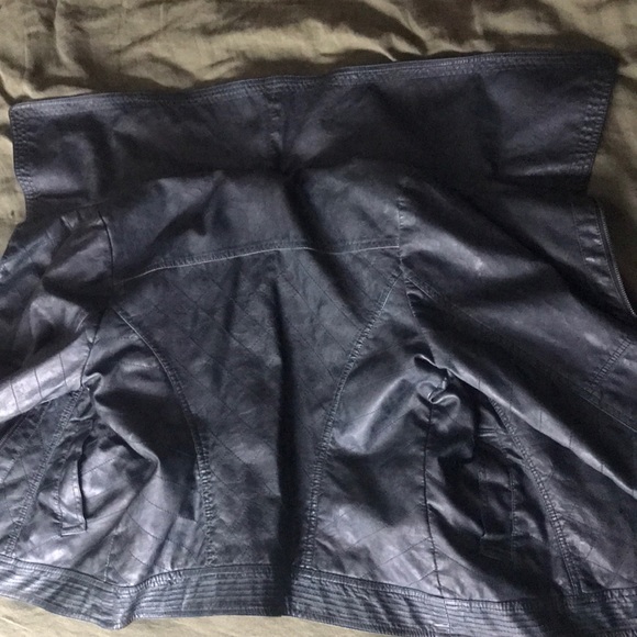 Guess Dark Green Zipper Vegan Leather jacket - Picture 7 of 7